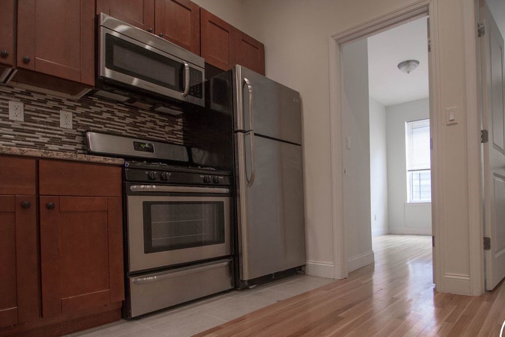 Foto principal - 305 Clarkson Ave