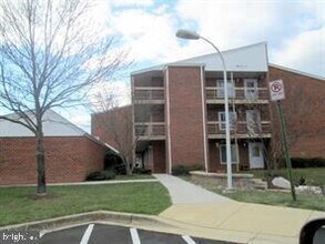 Building Photo - 15100 Glade Dr