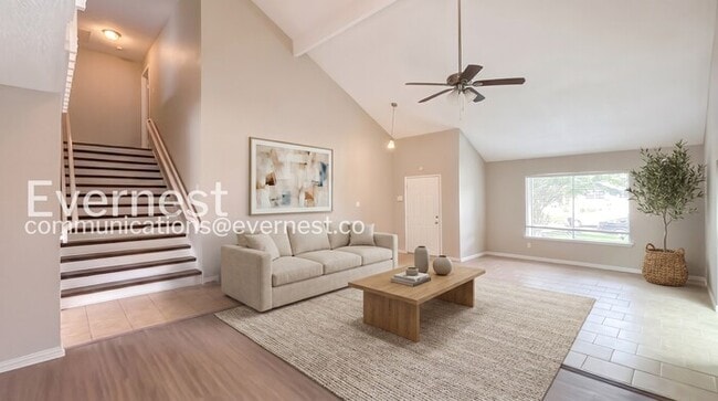 Building Photo - 2719 Meadowgrass Ln