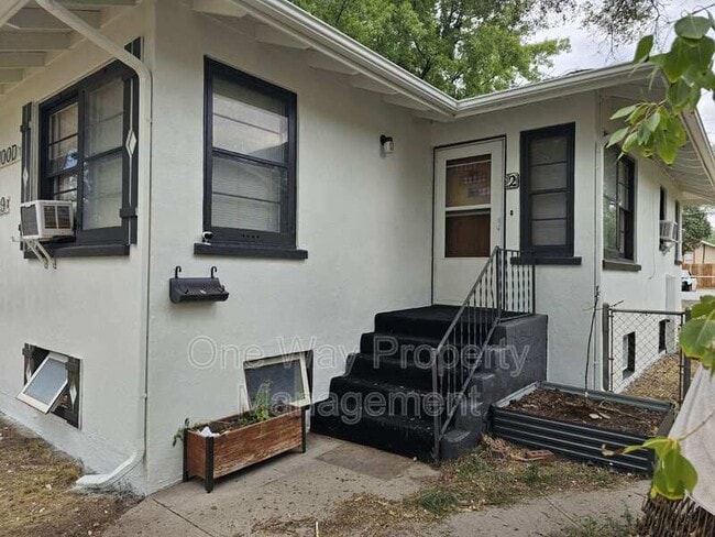 Building Photo - 429 S 4th St