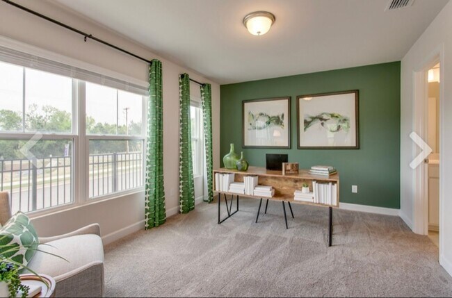 Foto del edificio - 3 bedroom 3 full baths