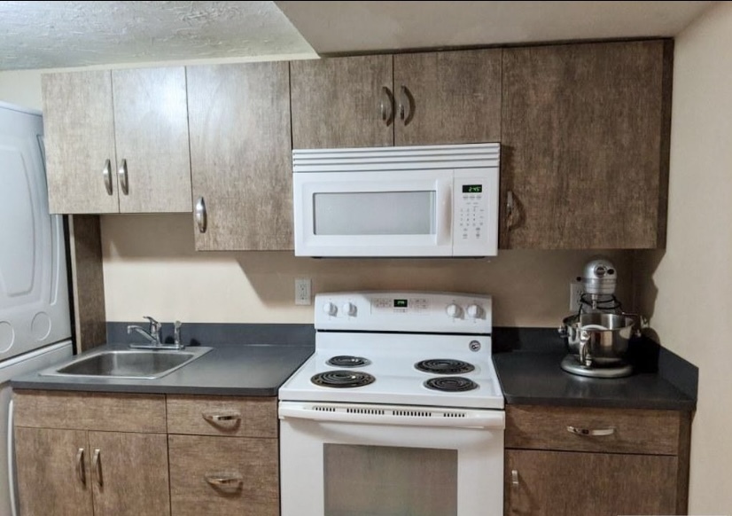 Primary Photo - 120 N 1st W