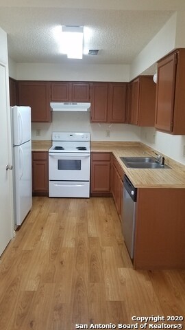 Building Photo - 9933 Ardash Ln