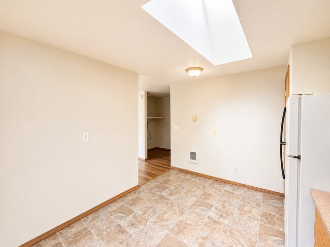 Foto del edificio - 60 E Hemlock Ct