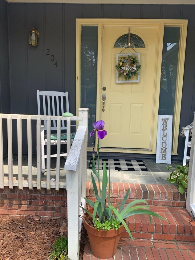 Foto principal - 204 Irongate Dr