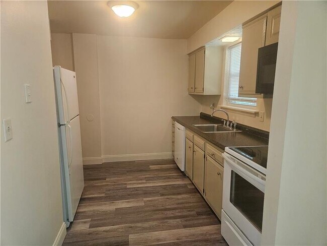 Foto del edificio - 909 Chapel Rd