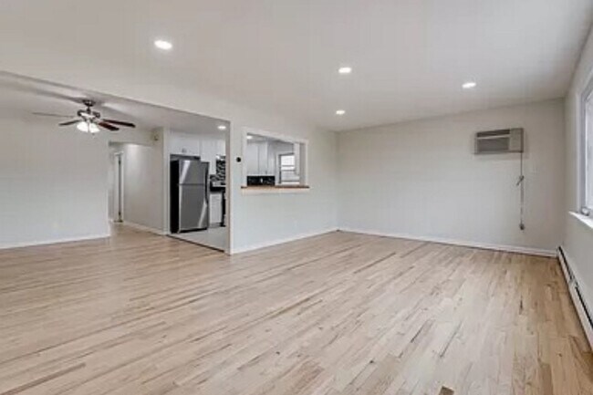 Building Photo - 263 Palisade Ave