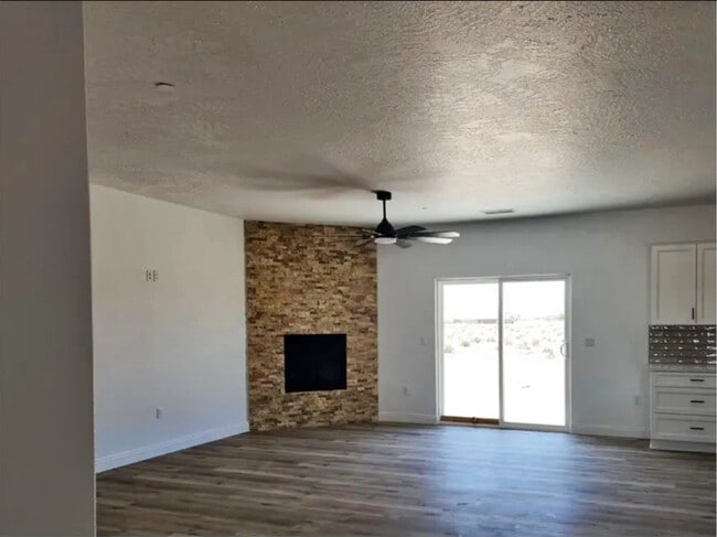 Foto del edificio - 21053 Huasna Rd