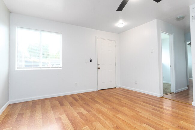 Foto del edificio - 2520 Fenton Pl