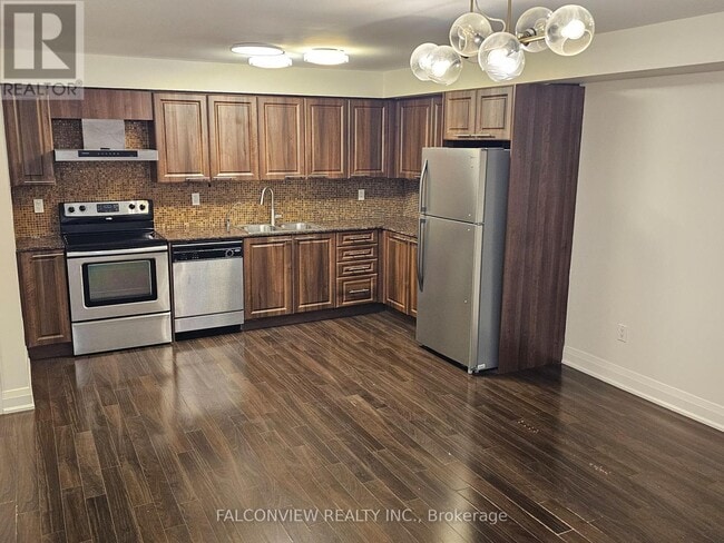 Building Photo - 318 John St.