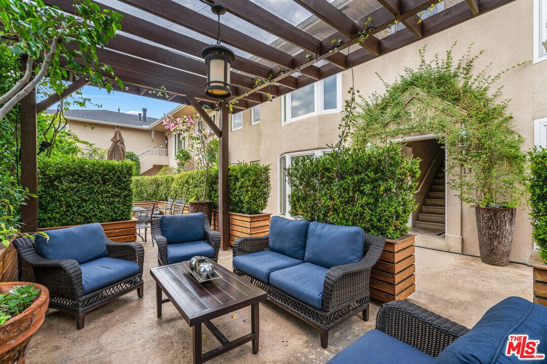 Foto principal - 1342 N Crescent Heights Blvd