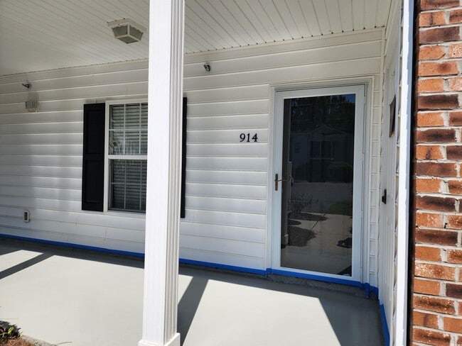 Building Photo - 217-914 Egret Run Ln