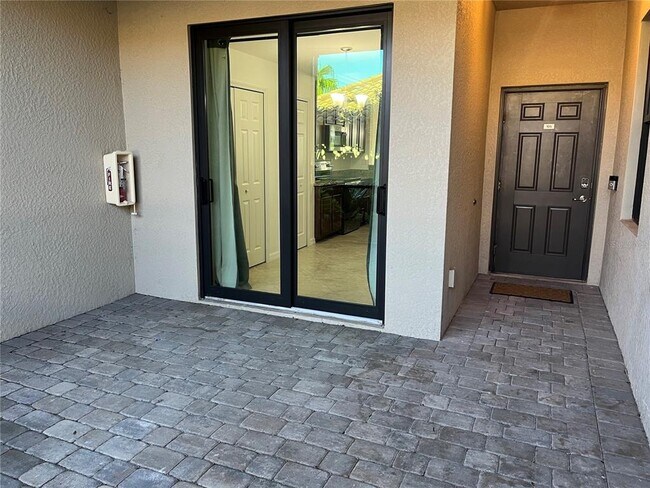 Building Photo - 5558 Palmer Cir