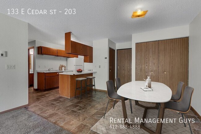 Foto del edificio - 133 Cedar St E