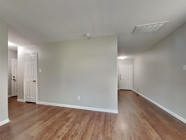 Building Photo - 22310 Queenbury Hills Dr