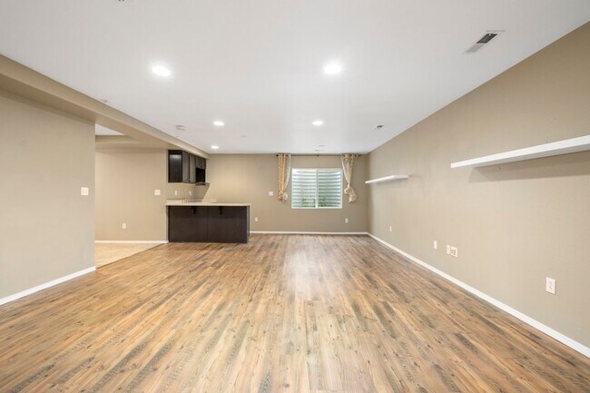 Foto del edificio - 203 W Cooper Ave