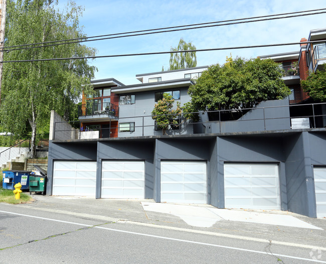 Building Photo - The Bluff Apartments