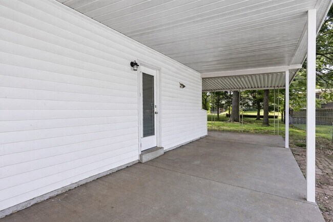 Foto del edificio - 906 Chula Dr