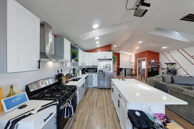 Foto del edificio - 33 Ridge Rd