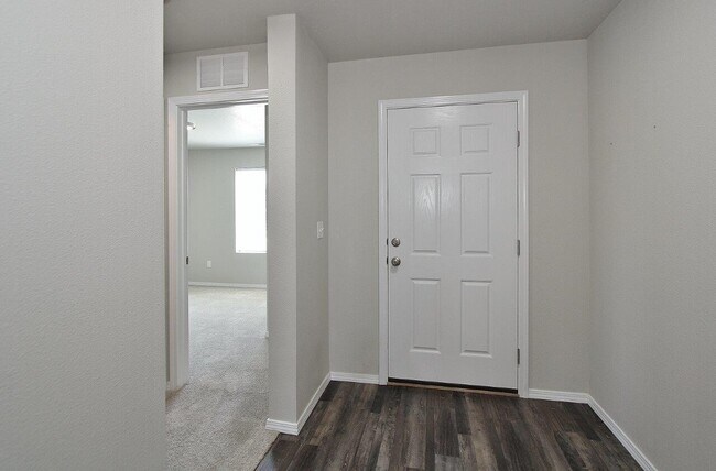 Building Photo - 16901 Carmichael Ave Caldwell