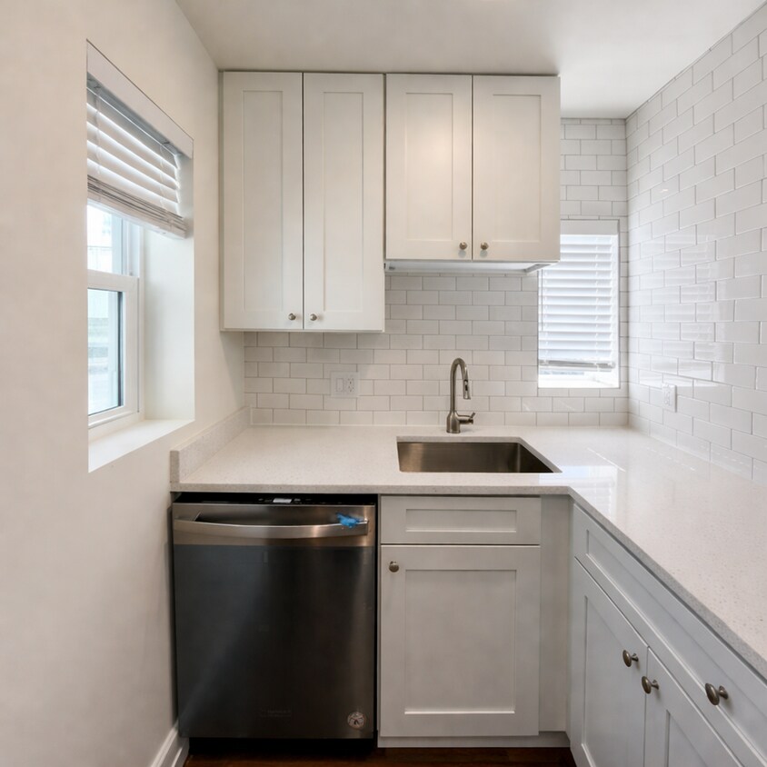 Foto del edificio - 333 Delafield Pl NW