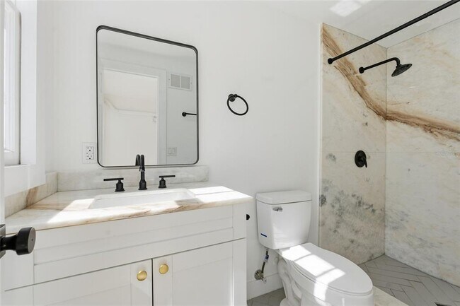 Foto del edificio - 326 6th Ave N