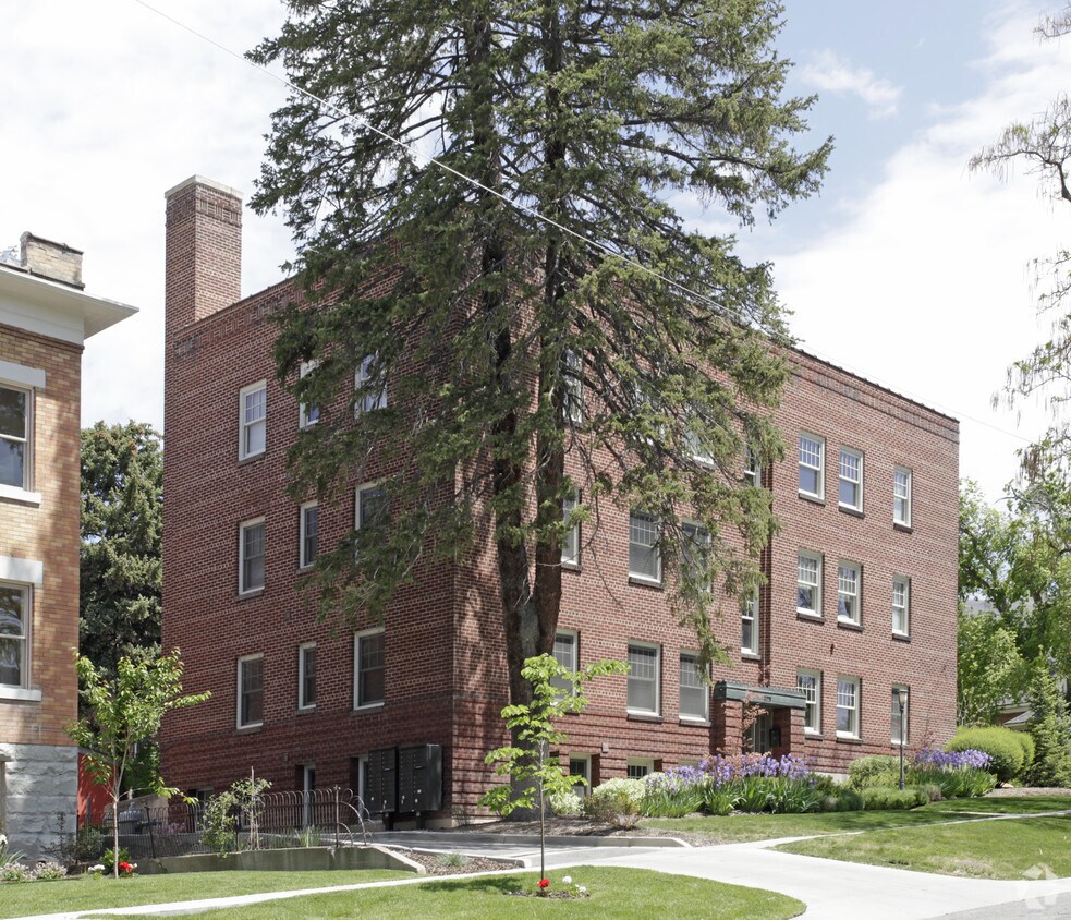 Building Photo - 1135 1st Ave