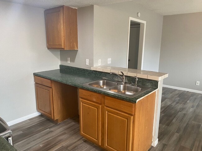 Foto del edificio - 503 E Courtland Pl