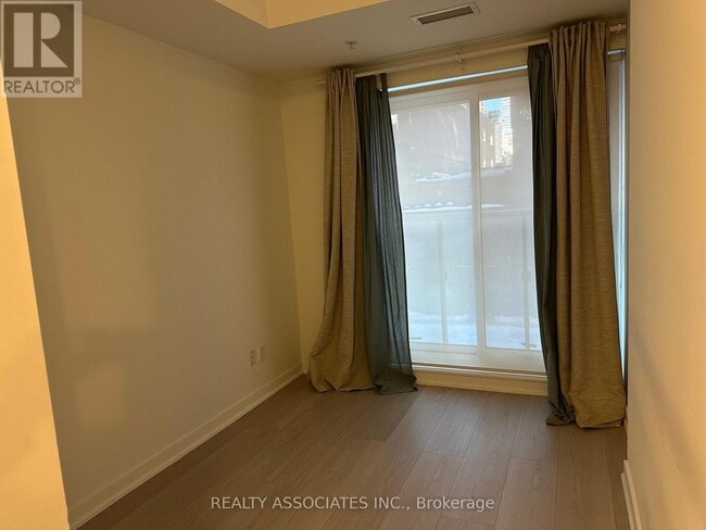 Photo du bâtiment - 199 Richmond St W