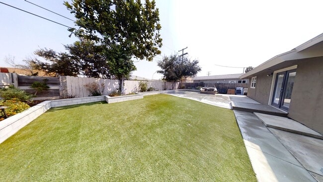 Building Photo - 5602 Dorothy Dr