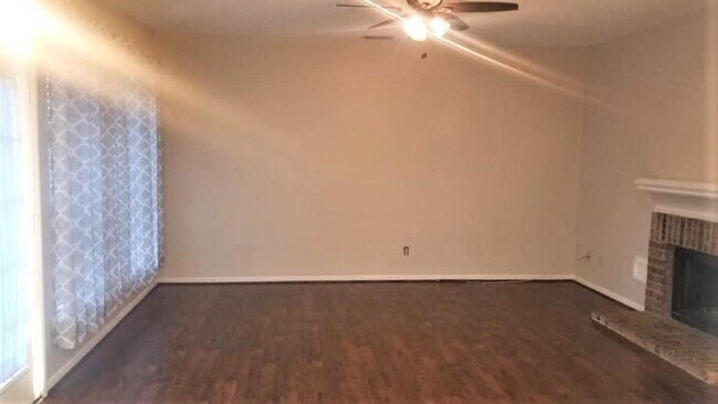 Building Photo - 17626 Smooth Rock Falls Dr