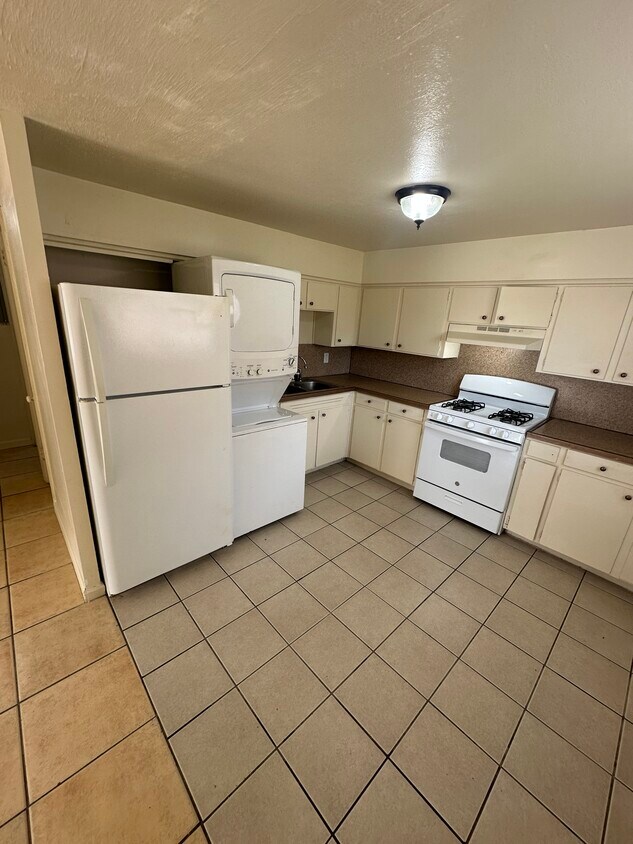 Primary Photo - 4537 Saunders Dr