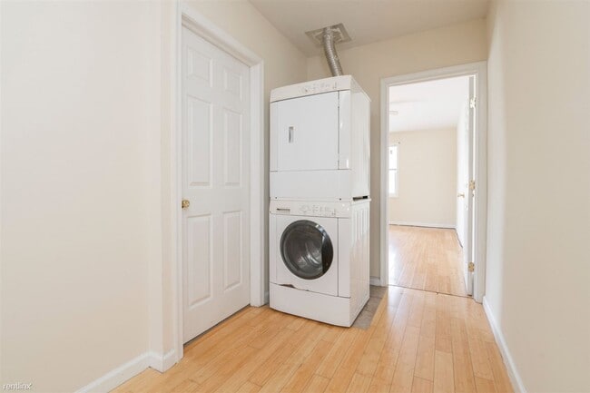 Building Photo - 5 br, 2 bath Duplex - 1851 WILLINGTON ST U...