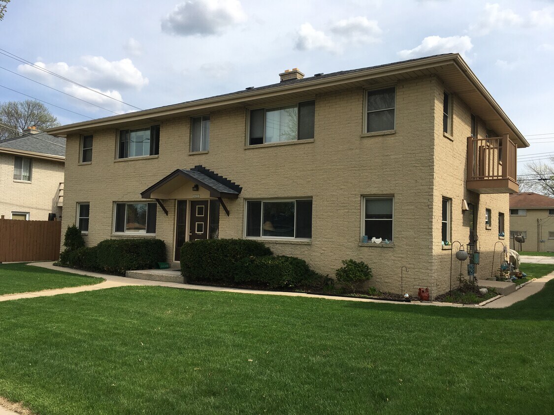 Foto principal - 10221 W Cleveland Ave