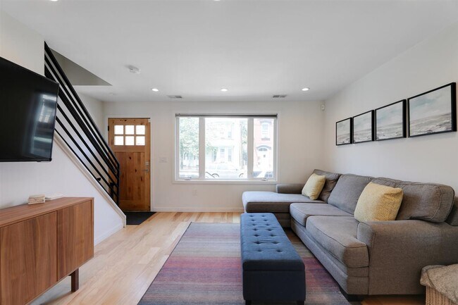 Foto del edificio - 122.5 Webster Ave