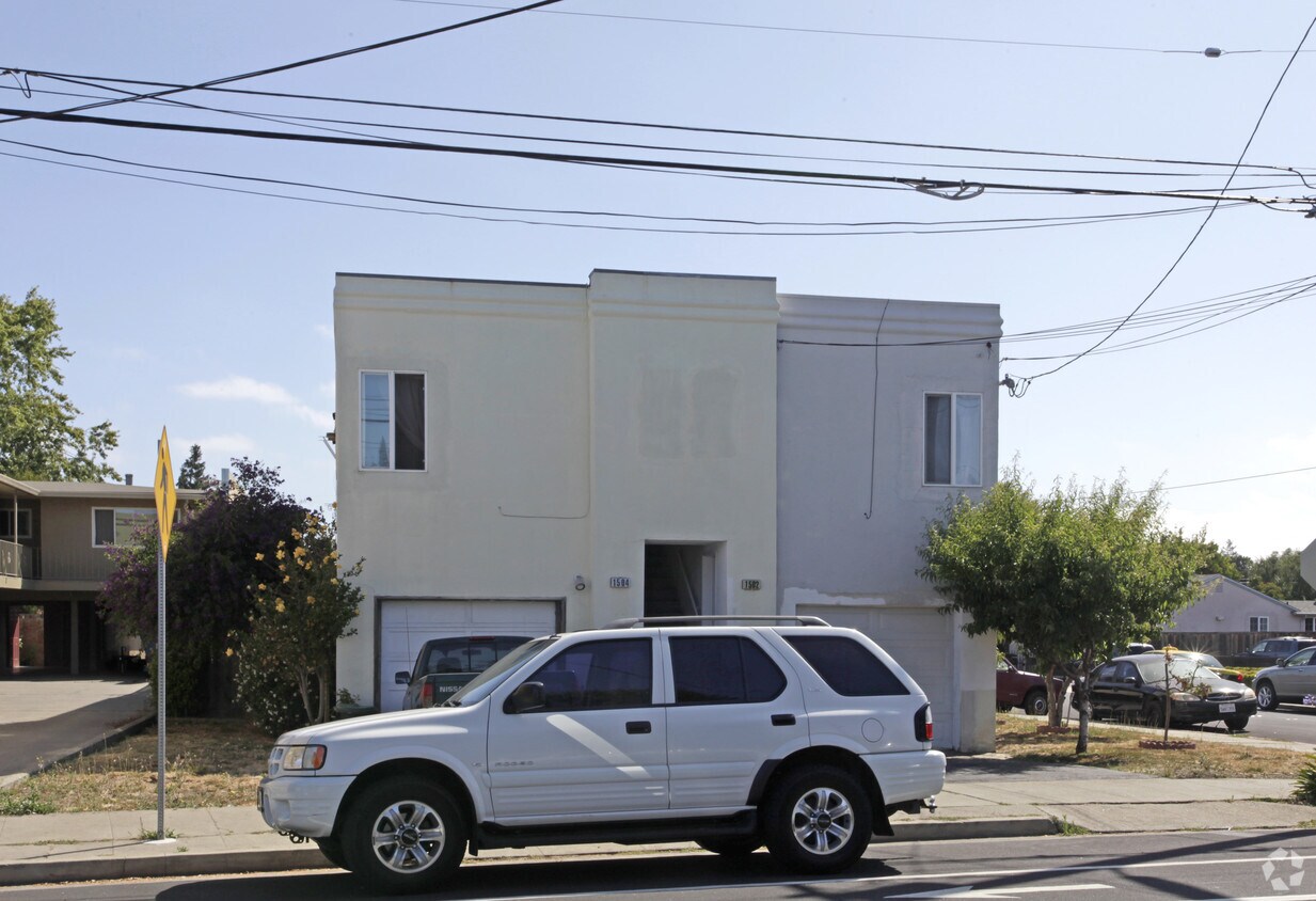 Building Photo - 1502-1504 Stafford Ave