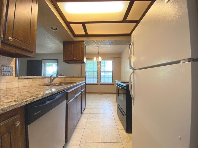 Foto del edificio - 408 W 10th St