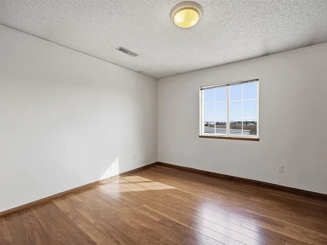 Building Photo - 560 Penn Ct