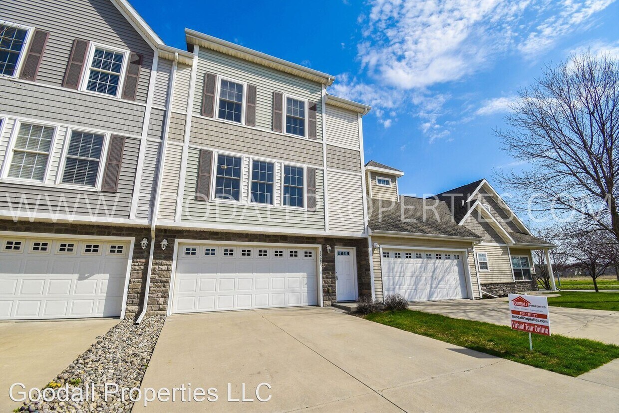 Foto principal - 2 br, 2.5 bath House - 15203 Townsend Ave