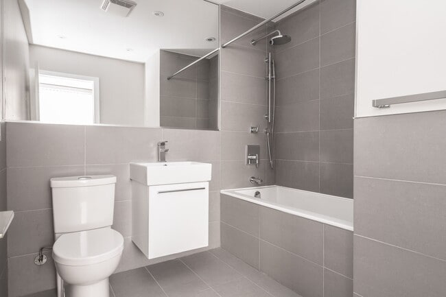 Building Photo - 190 Jameson Ave