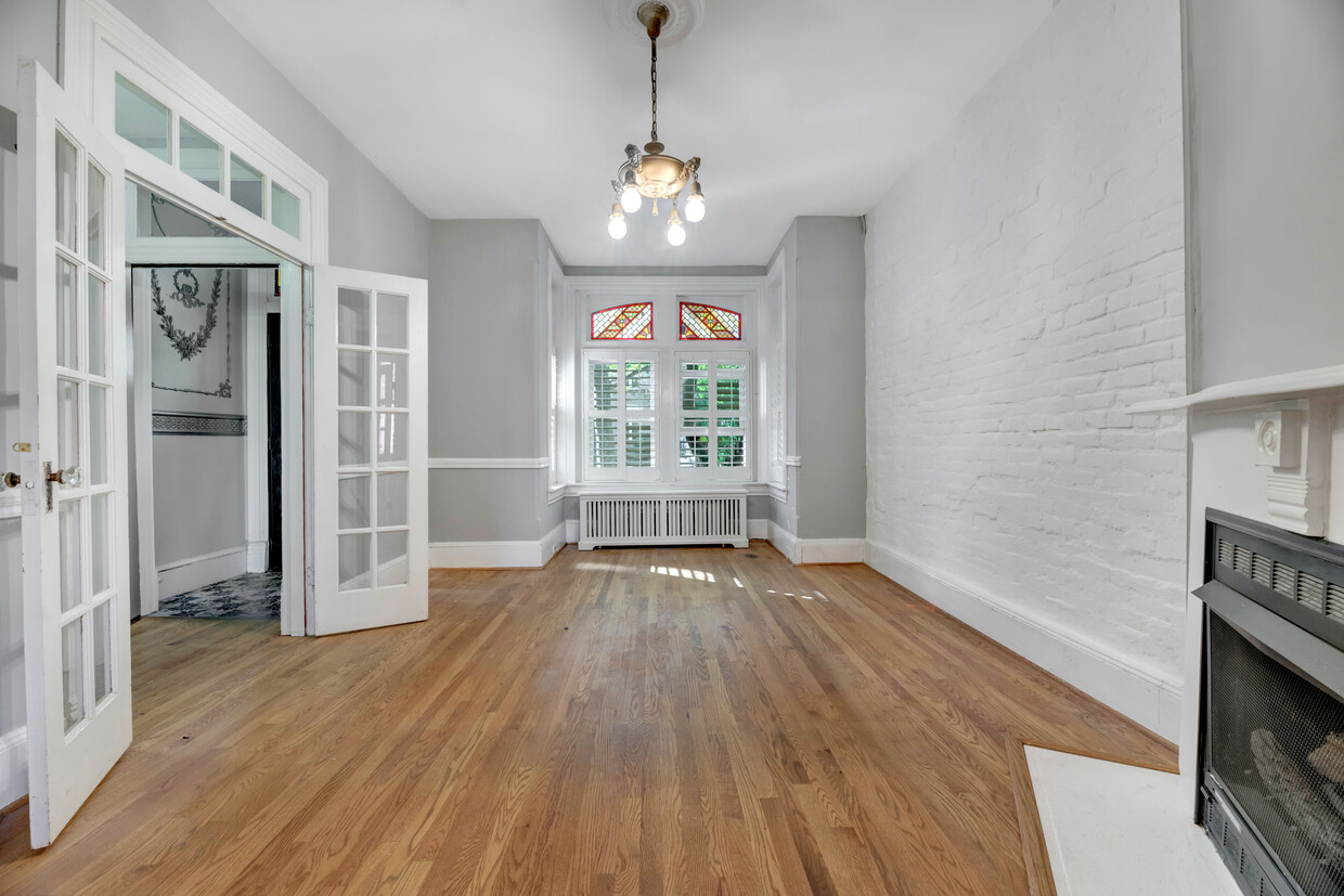 Primary Photo - 529 14th St NE