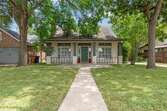 Building Photo - 2207 Shoalmont Dr