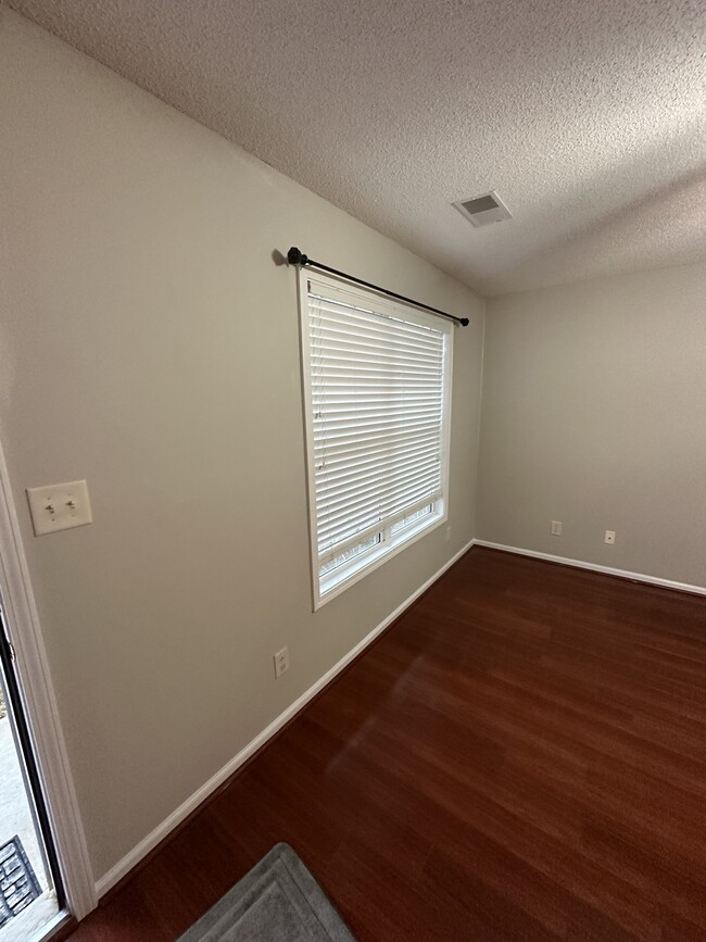 Building Photo - 4620 Lily Walk
