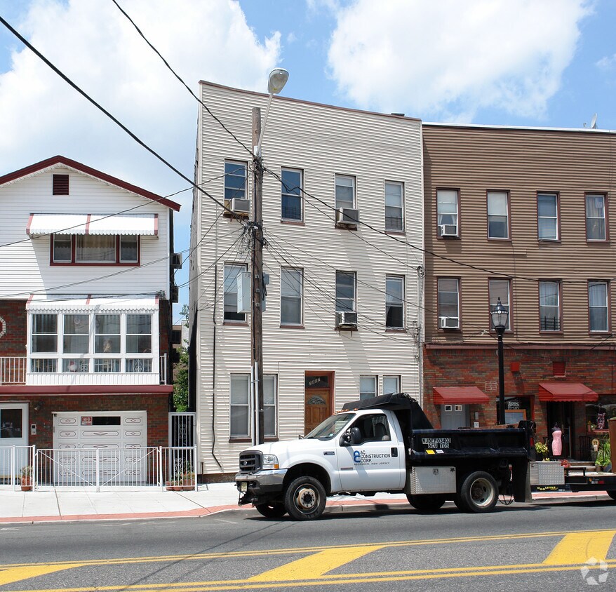 Primary Photo - 3807 Park Ave