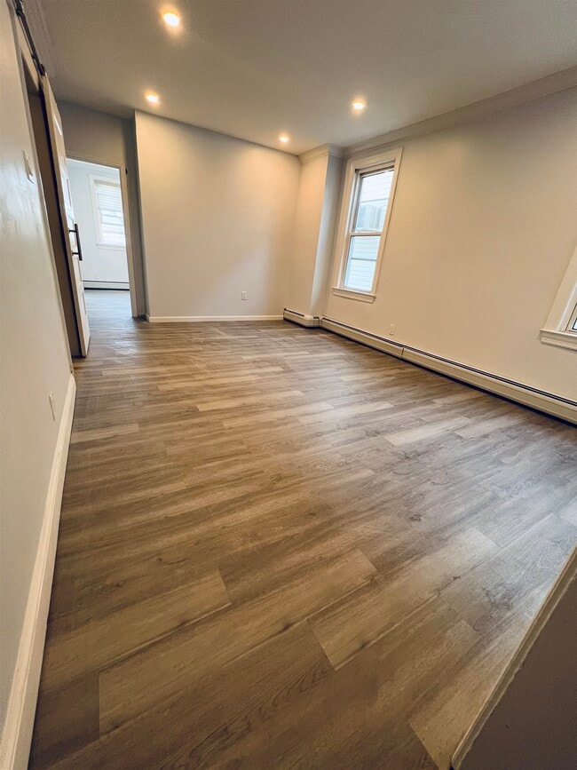 Foto del edificio - 301 John F. Kennedy Blvd