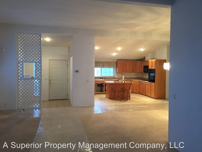 Foto del edificio - 2325 NE Wintergreen Dr