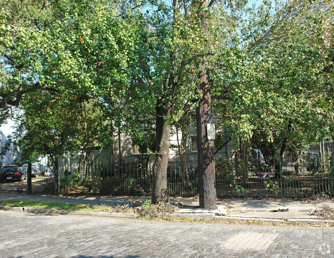 Building Photo - 1111 Felicity St