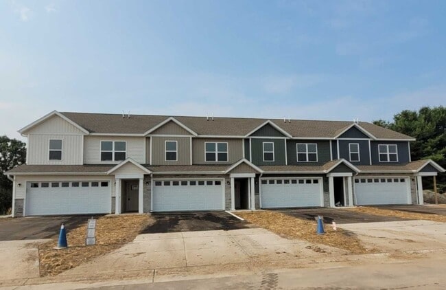 Building Photo - 1604 Eastside Cir