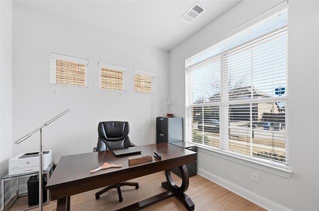 Building Photo - 1074 James Ct