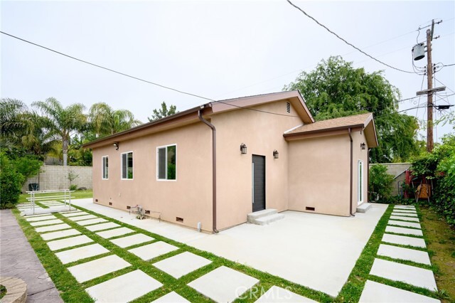 Foto principal - 8806 Enfield Ave